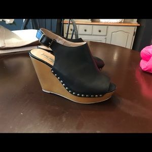 Steve Madden black sandals